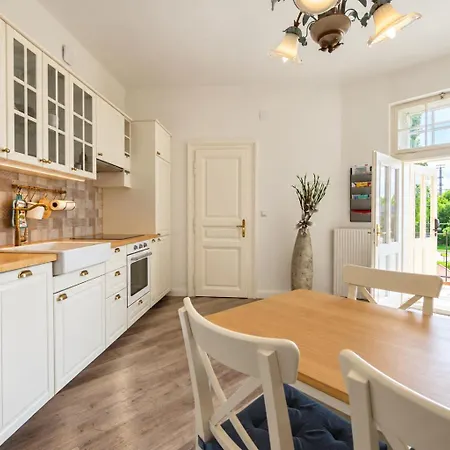 Apartman Albizia-apartments Baden